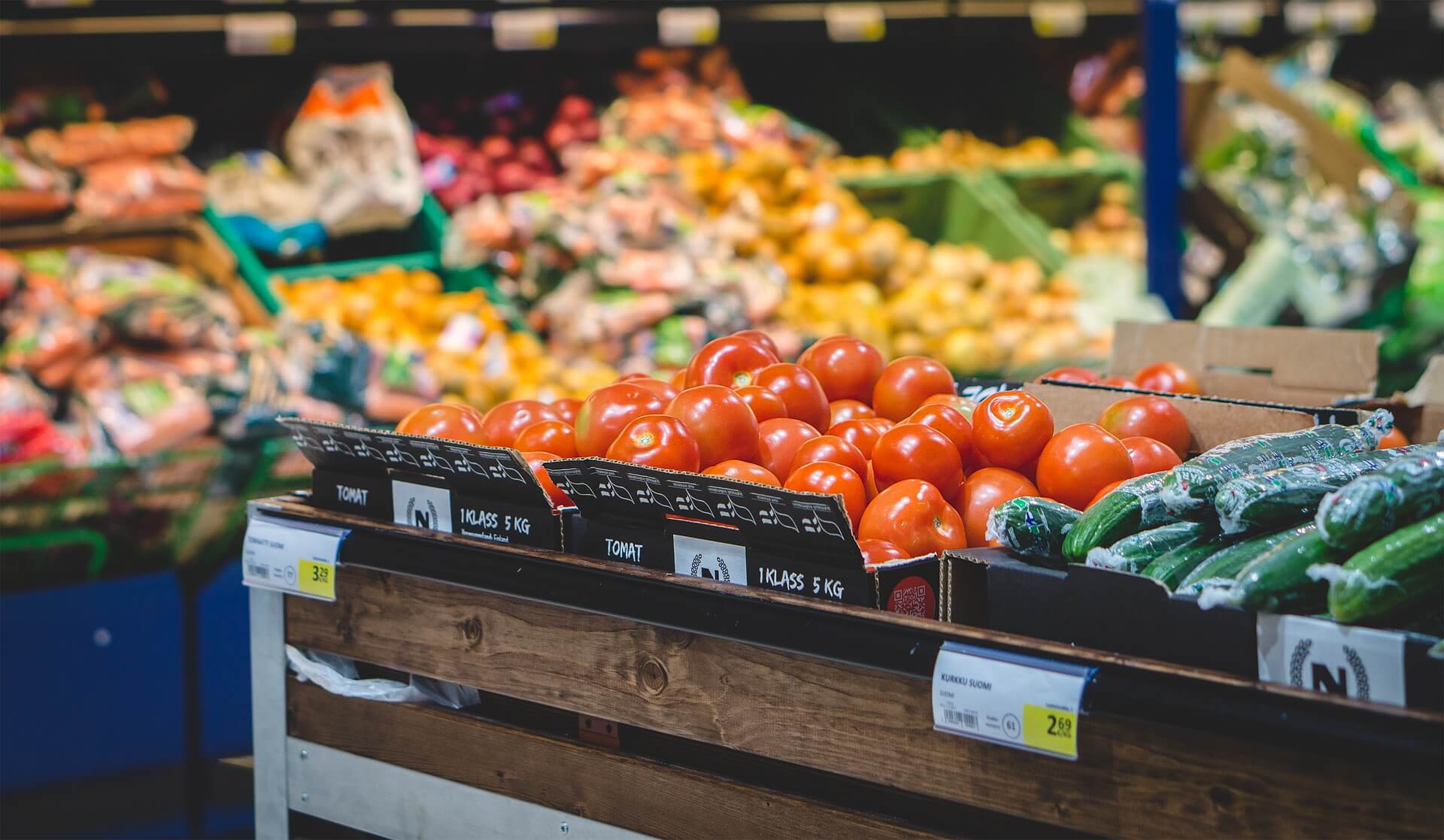 Five Benefits of Updating Your Grocery Store Lighting